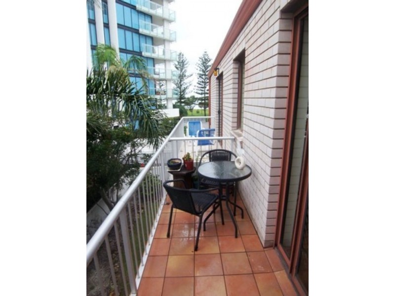 8/61 Frank Street, Labrador QLD 4215