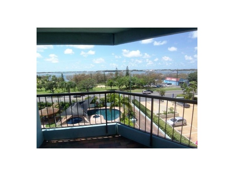 4c/114 Marine Parade, Southport QLD 4215