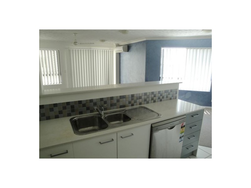 4/15 Lloyd Street, Southport QLD 4215