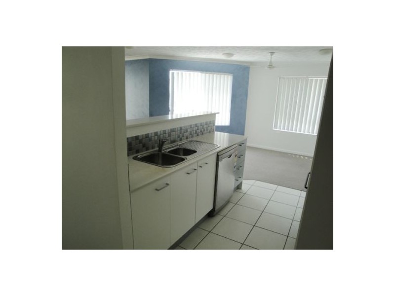 4/15 Lloyd Street, Southport QLD 4215