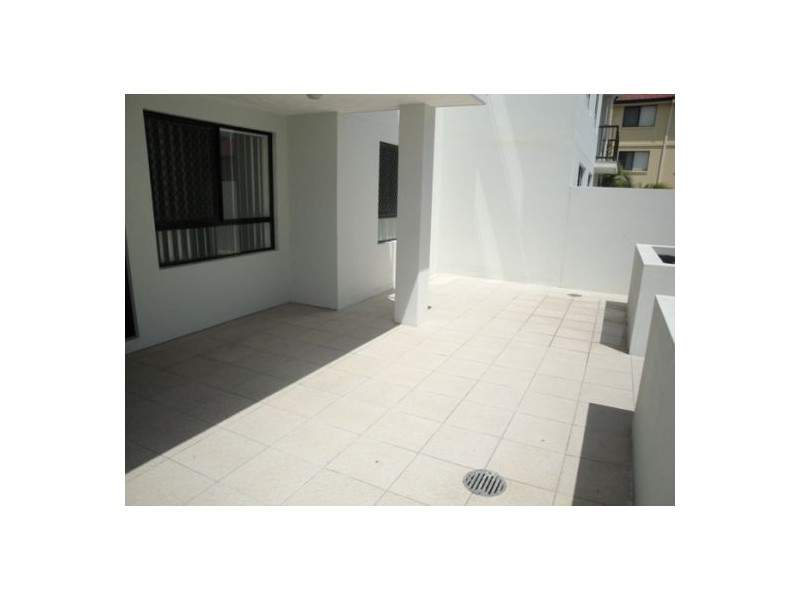 4/15 Lloyd Street, Southport QLD 4215