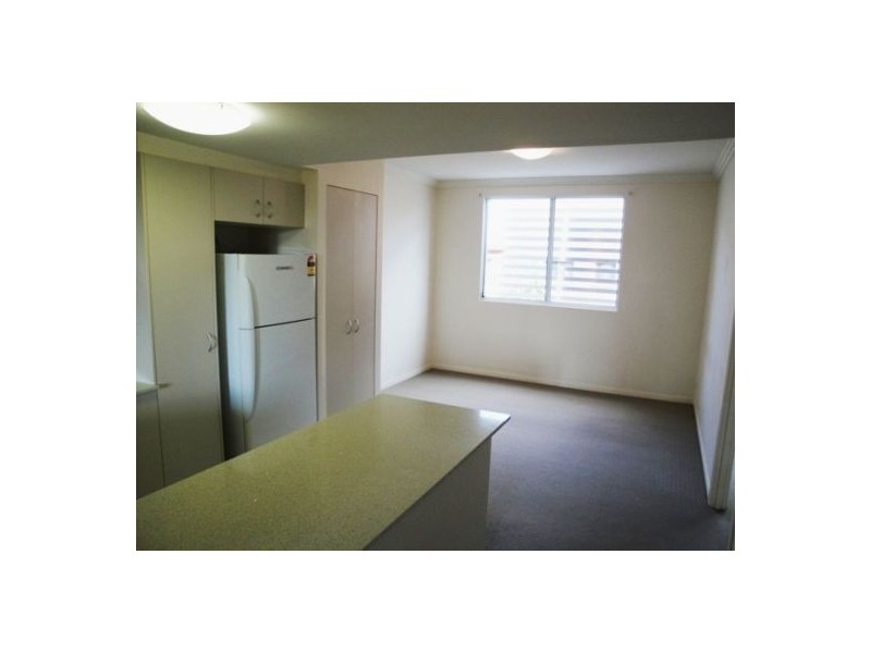 14/6-10 Rose Street, Southport QLD 4215