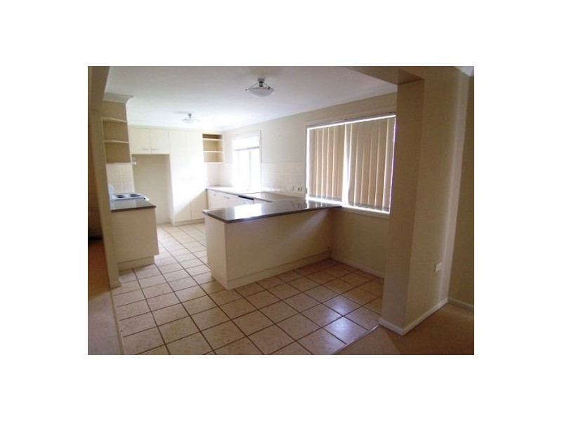 2 Naranja Crescent, Benowa QLD 4217