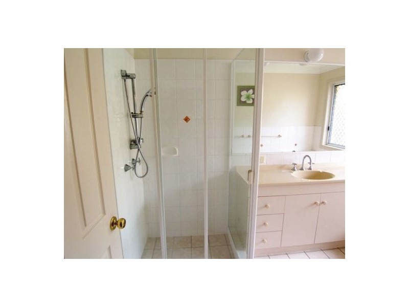 2 Naranja Crescent, Benowa QLD 4217