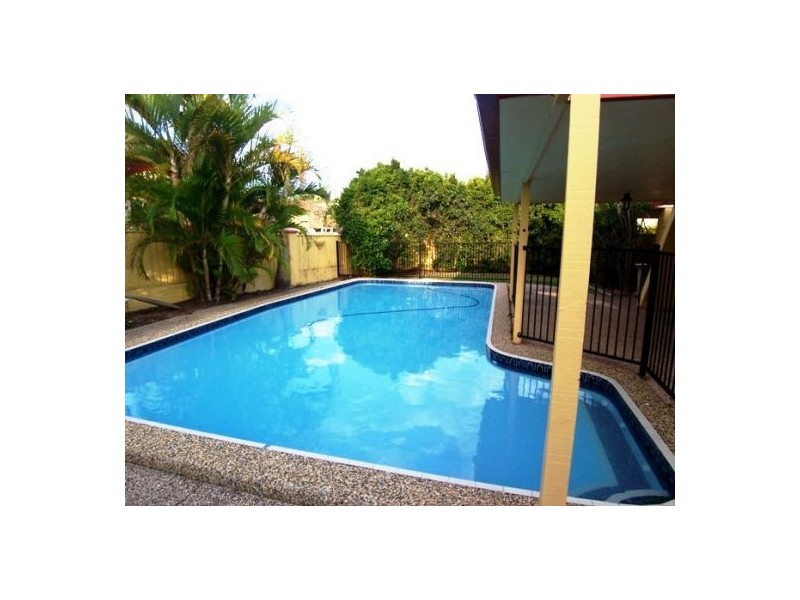 2 Naranja Crescent, Benowa QLD 4217