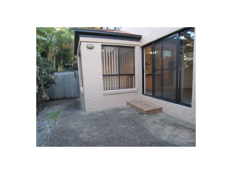 3/14 Terrigal Crescent, Southport QLD 4215