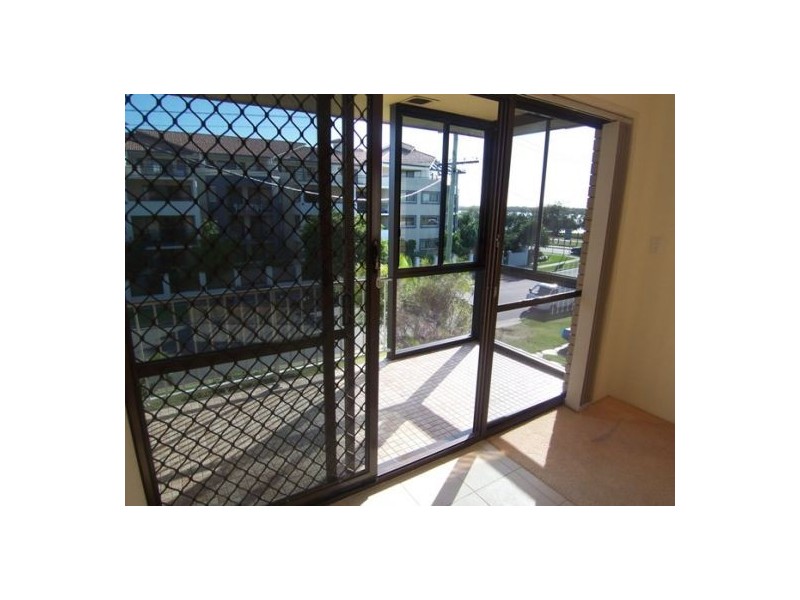 6/6 Parker Street, Labrador QLD 4215