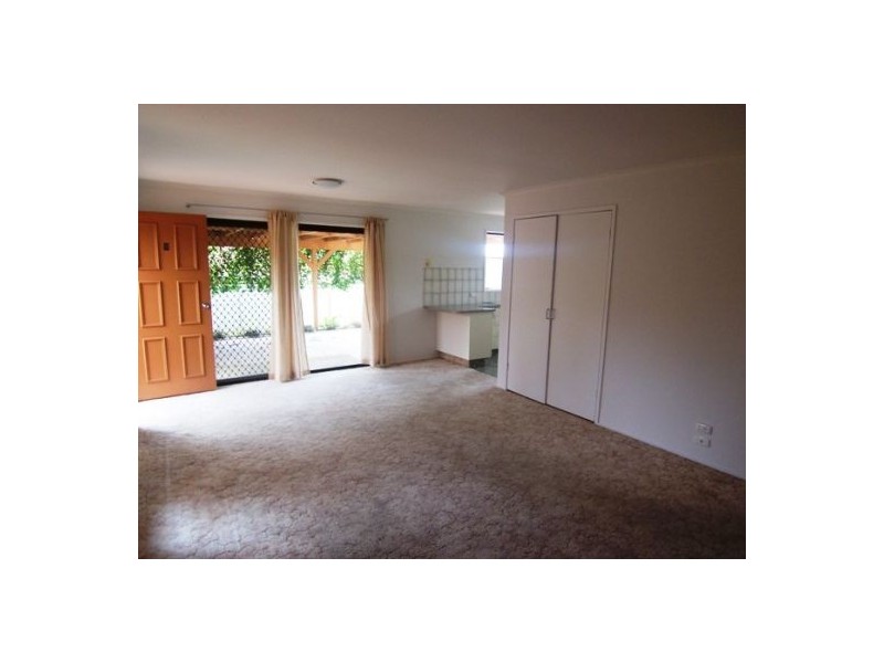 2/31 Binstead Drive, Southport QLD 4215