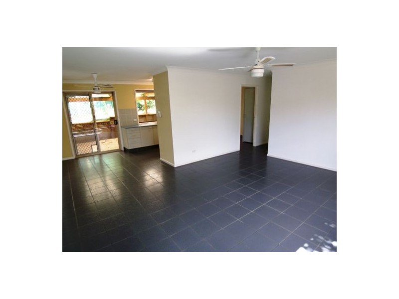 19 Flinders Av, Molendinar QLD 4214