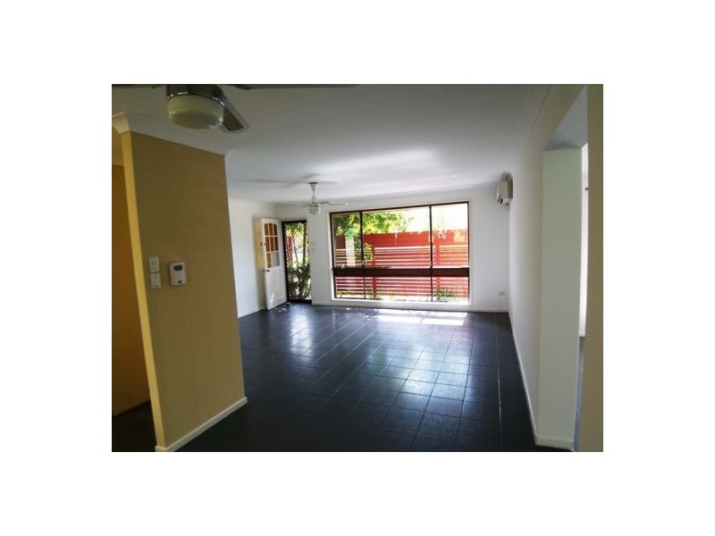 19 Flinders Av, Molendinar QLD 4214