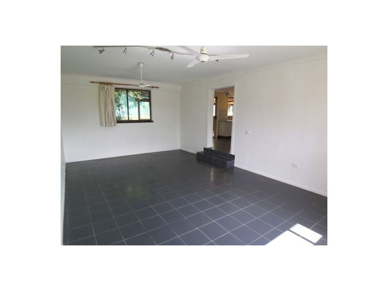 19 Flinders Av, Molendinar QLD 4214