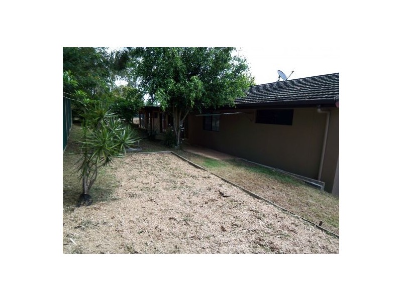 19 Flinders Av, Molendinar QLD 4214