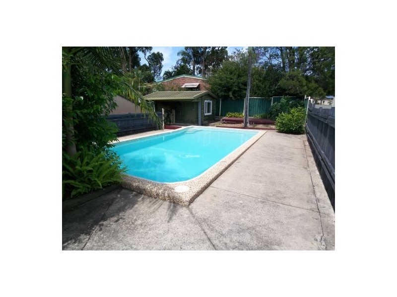 19 Flinders Av, Molendinar QLD 4214
