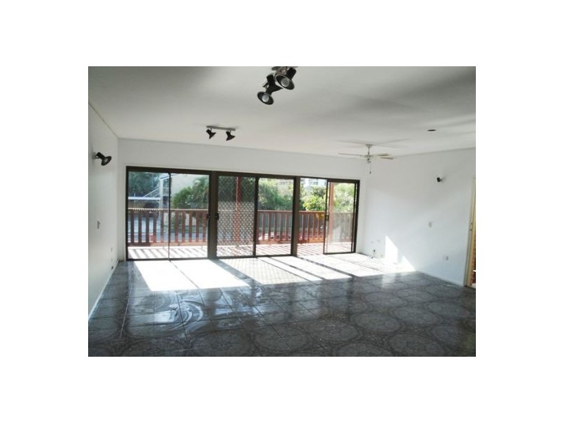 8 Tedder Avenue, Main Beach QLD 4217