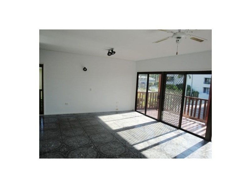 8 Tedder Avenue, Main Beach QLD 4217