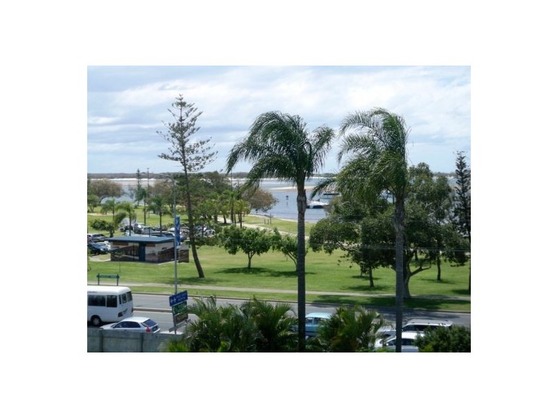 3A/114 Marine Parade, Southport QLD 4215