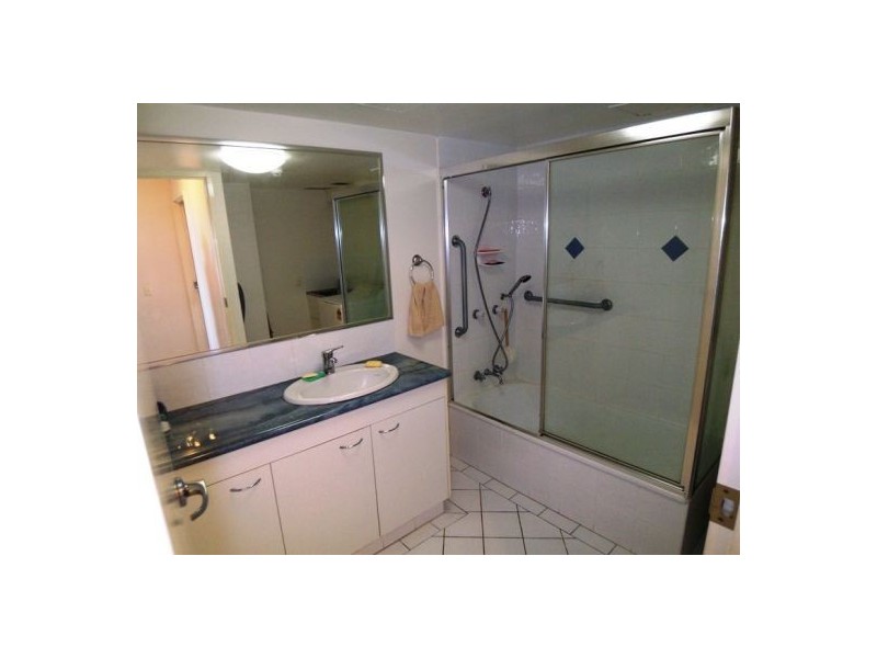 3A/114 Marine Parade, Southport QLD 4215