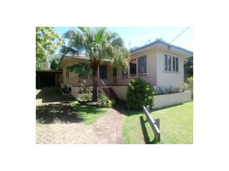 12 Saltash St, Labrador QLD 4215