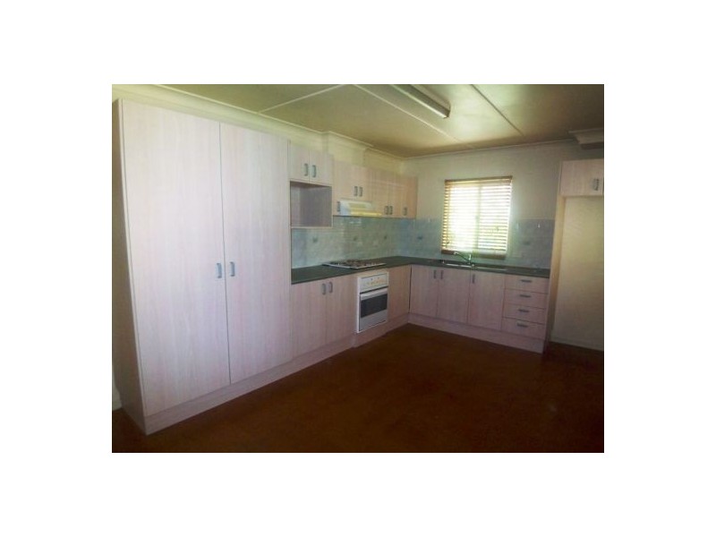 12 Saltash St, Labrador QLD 4215