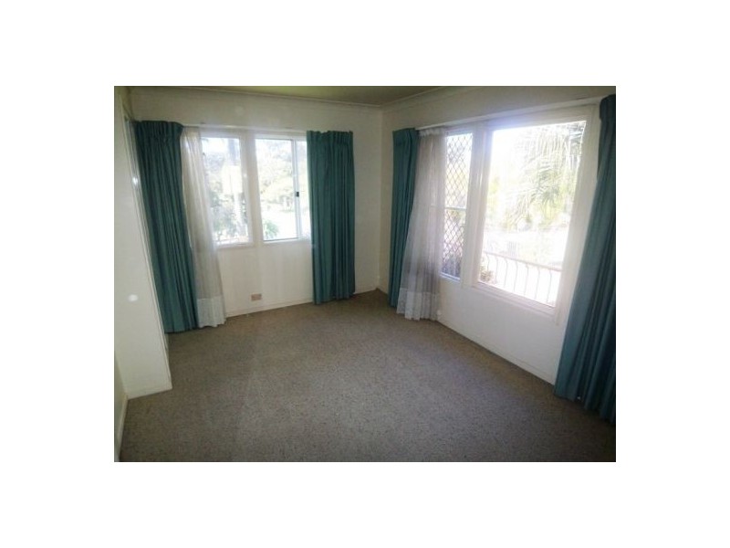 12 Saltash St, Labrador QLD 4215