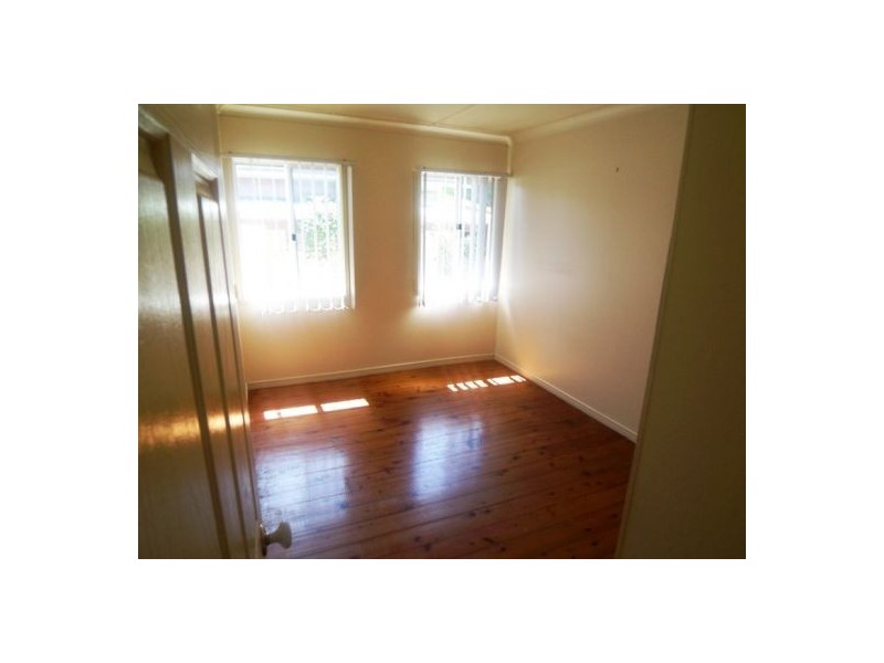 12 Saltash St, Labrador QLD 4215