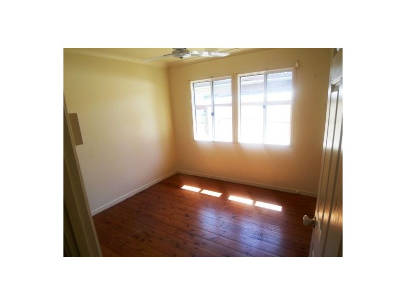 12 Saltash St, Labrador QLD 4215