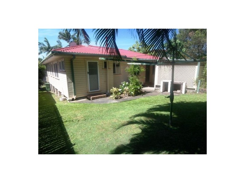 12 Saltash St, Labrador QLD 4215
