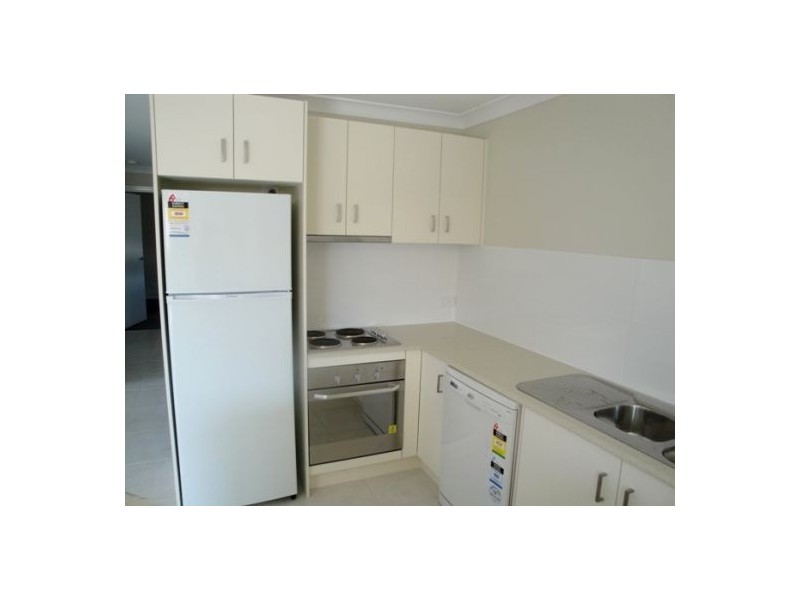 2/117a Minnie Street, Southport QLD 4215