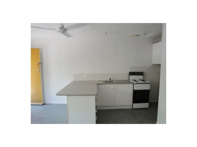 4/13 Walton Street, Southport QLD 4215