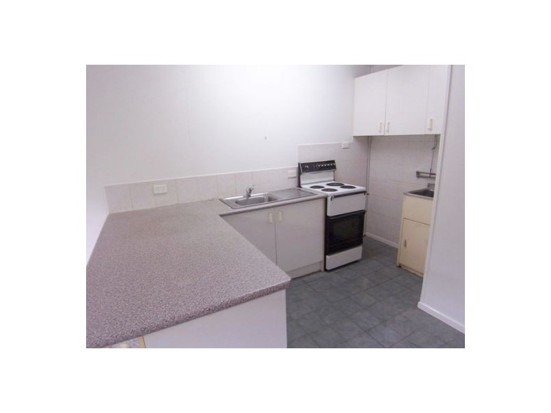 4/13 Walton Street, Southport QLD 4215