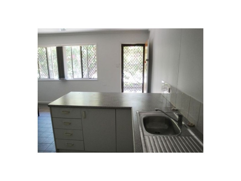 4/13 Walton Street, Southport QLD 4215