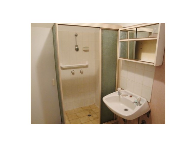 4/13 Walton Street, Southport QLD 4215