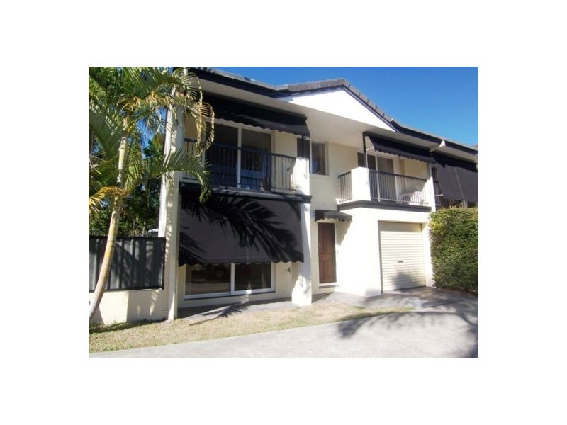 1/74  Pohlman Street, Southport QLD 4215