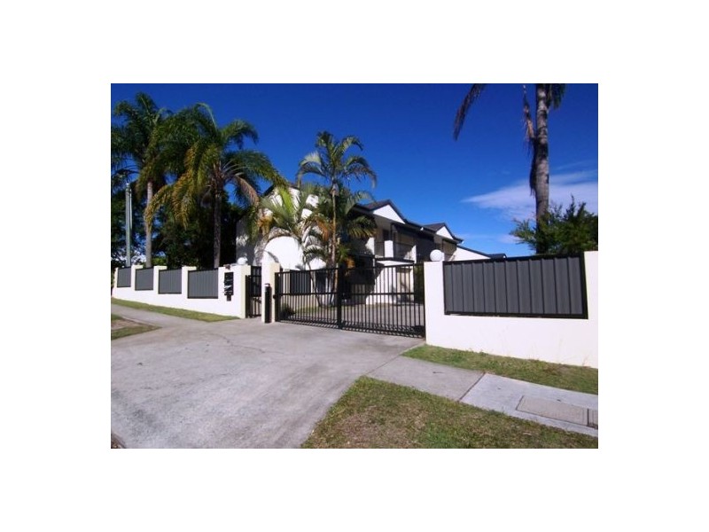 1/74  Pohlman Street, Southport QLD 4215