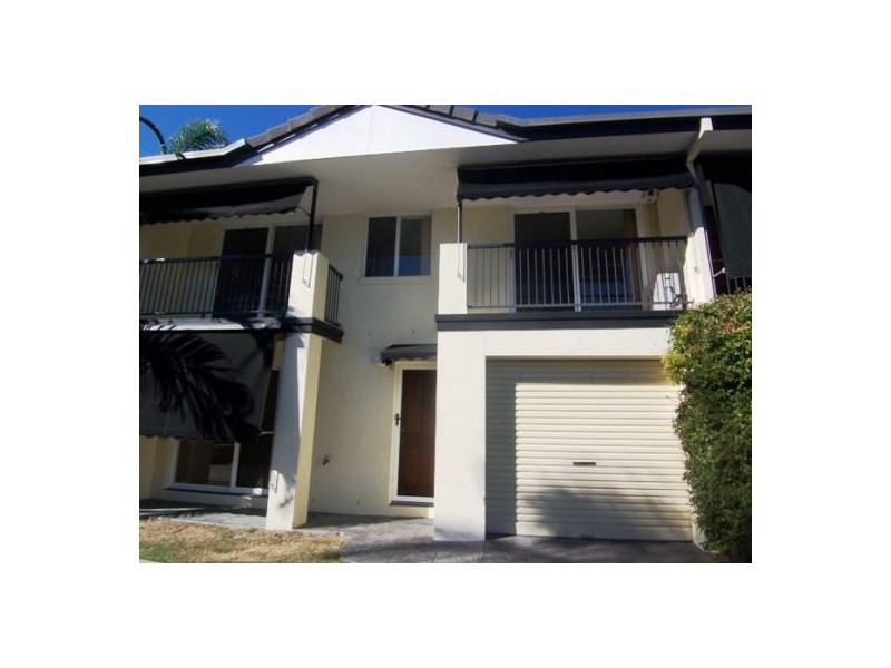 1/74  Pohlman Street, Southport QLD 4215