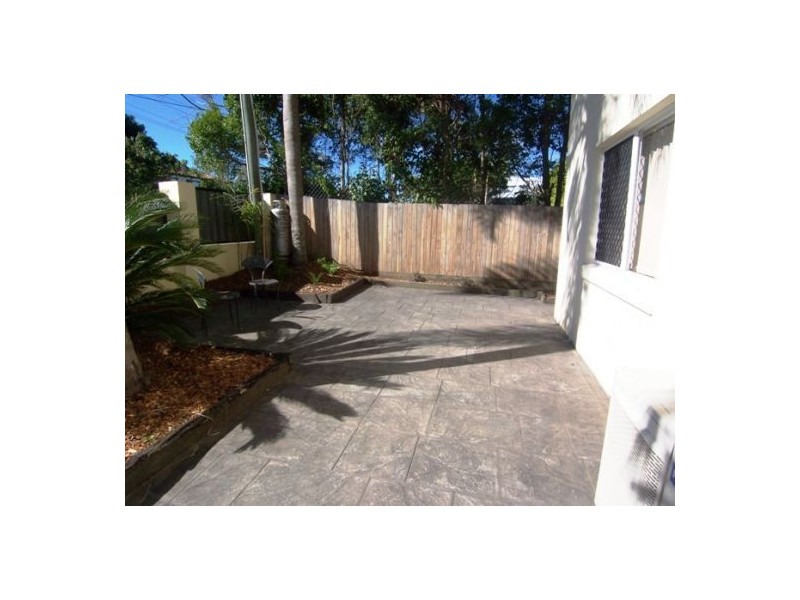 1/74  Pohlman Street, Southport QLD 4215