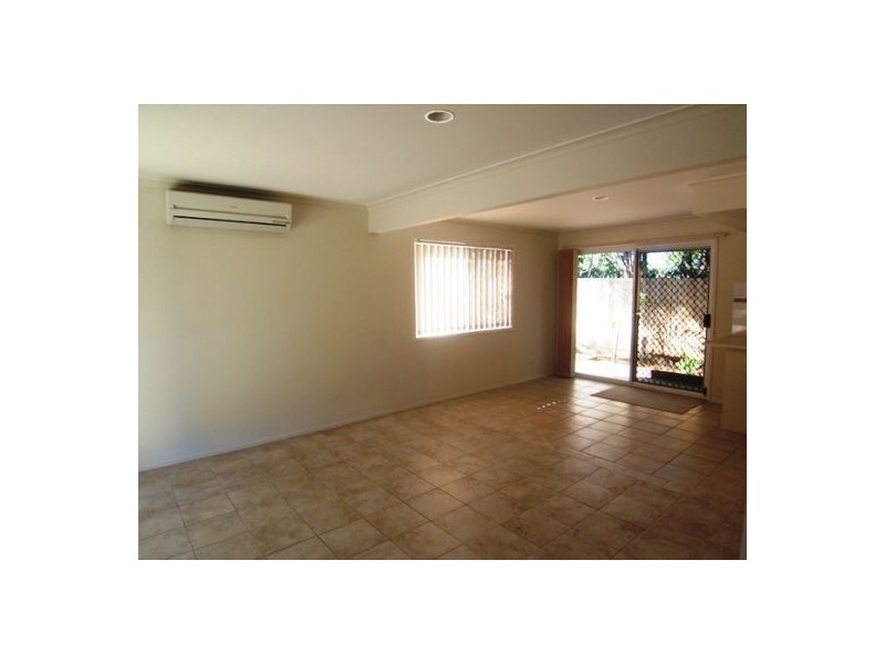 1/74  Pohlman Street, Southport QLD 4215