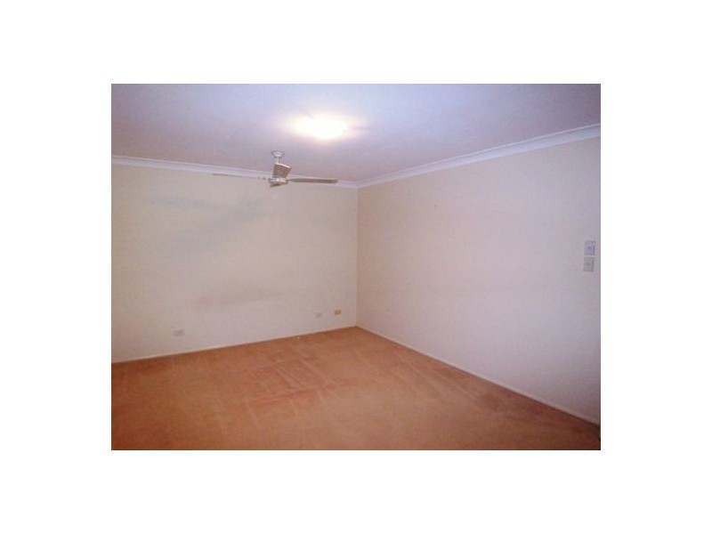 2/10 Jenaya Place, Labrador QLD 4215