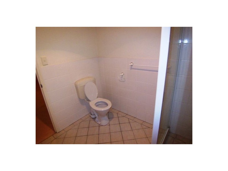 2/10 Jenaya Place, Labrador QLD 4215