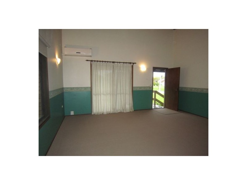 52 Cotlew Street, Southport QLD 4215