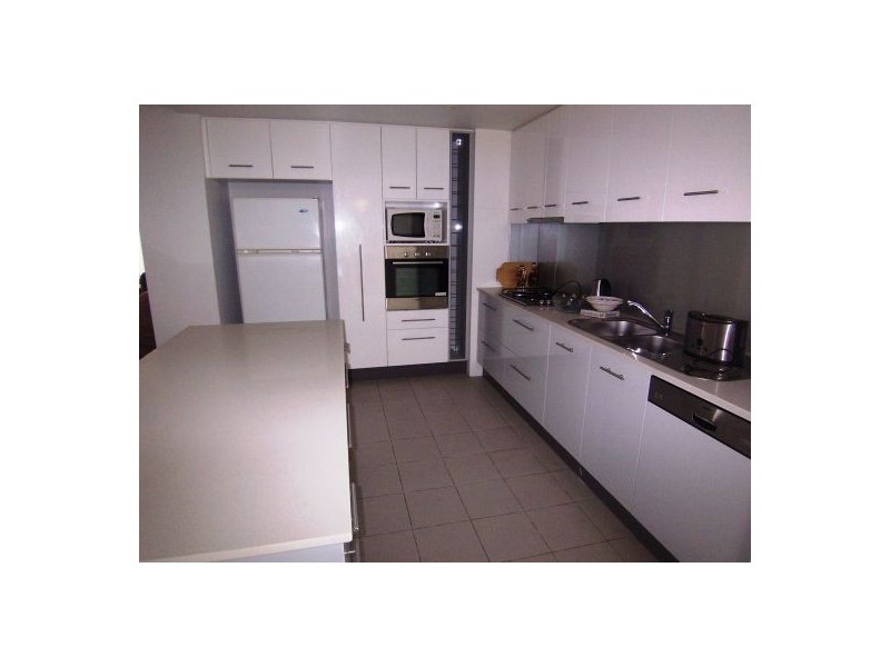 218/105 Scarborough Street, Southport QLD 4215