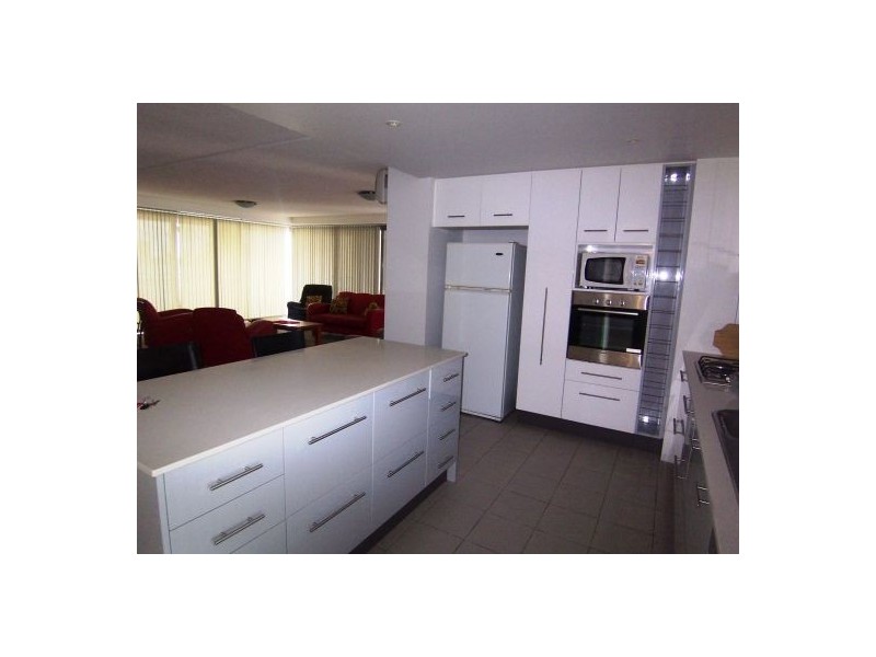 218/105 Scarborough Street, Southport QLD 4215