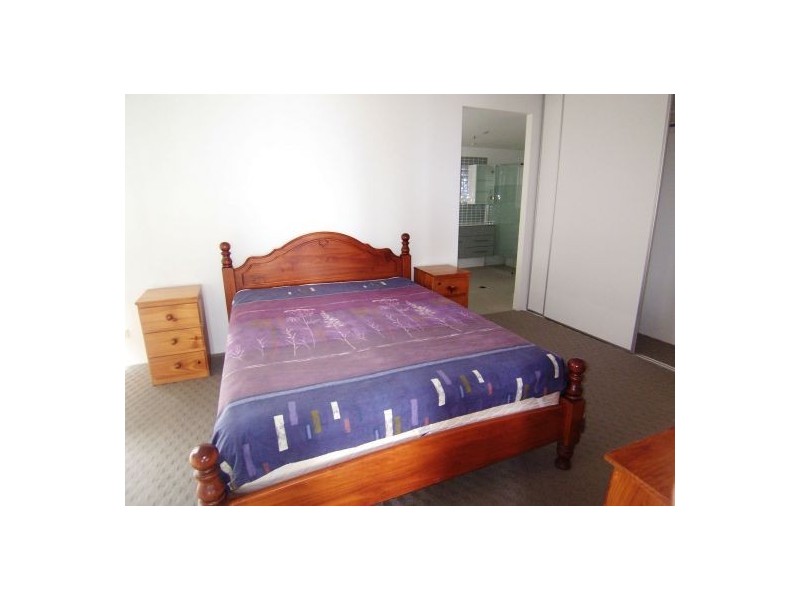 218/105 Scarborough Street, Southport QLD 4215