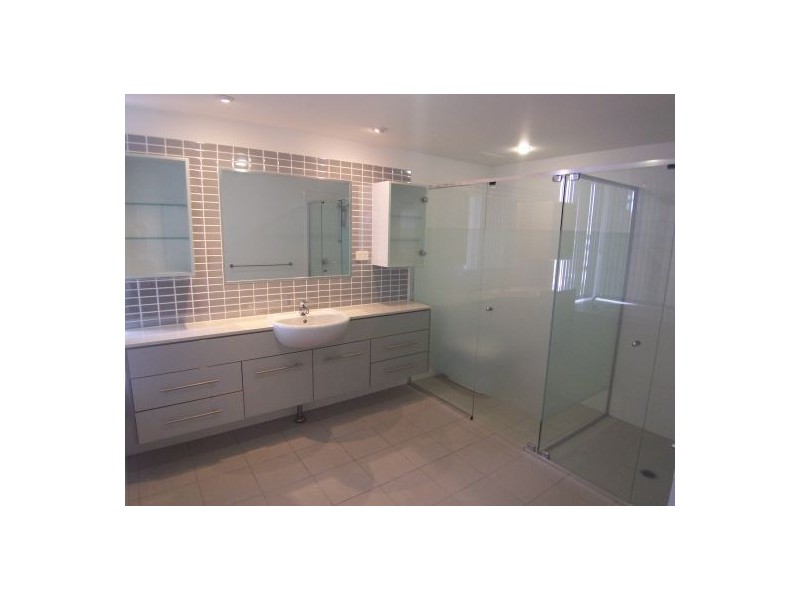 218/105 Scarborough Street, Southport QLD 4215