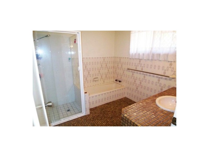 98 Regatta Parade, Southport QLD 4215