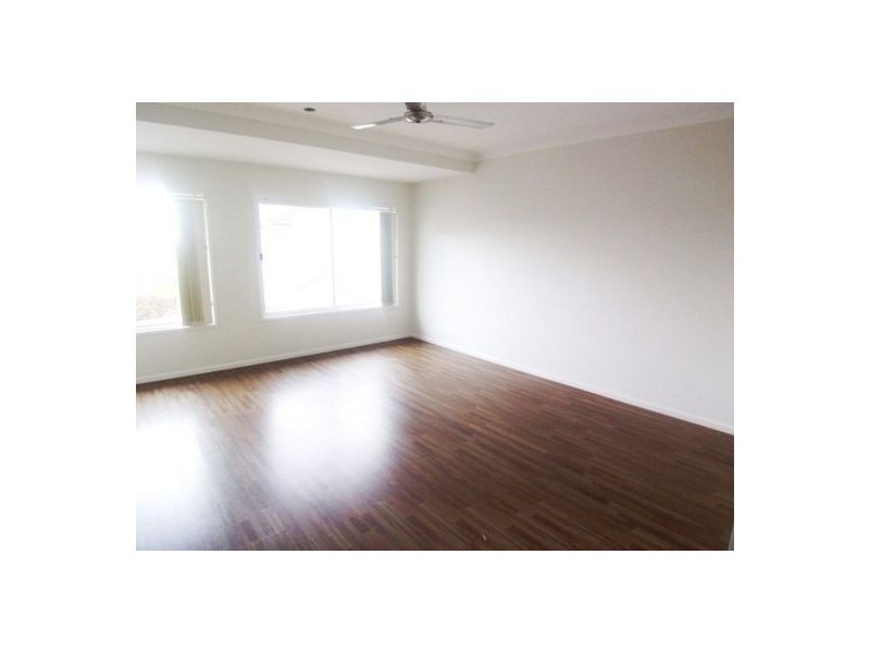 7/8  Alexandrina Drive, Varsity Lakes QLD 4227