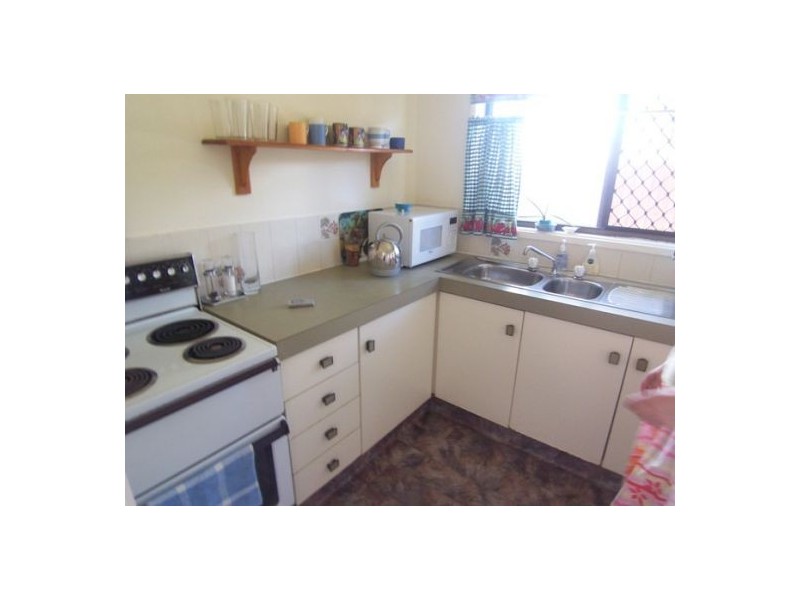 2/17 Shillito Street, Southport QLD 4215