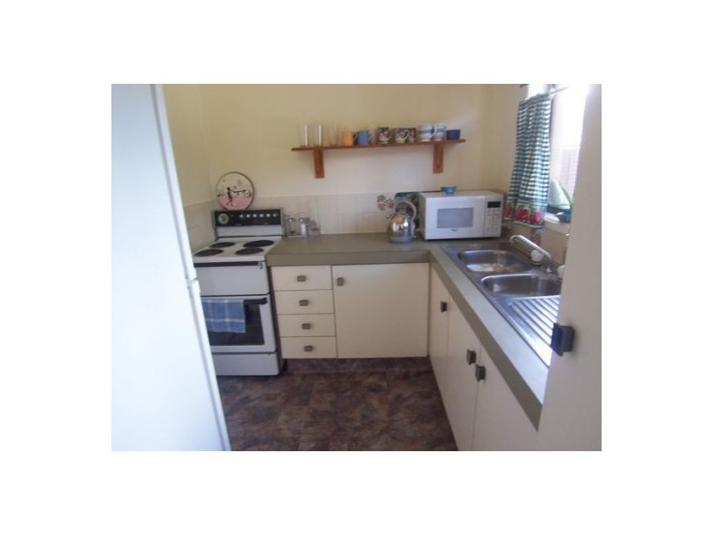 2/17 Shillito Street, Southport QLD 4215