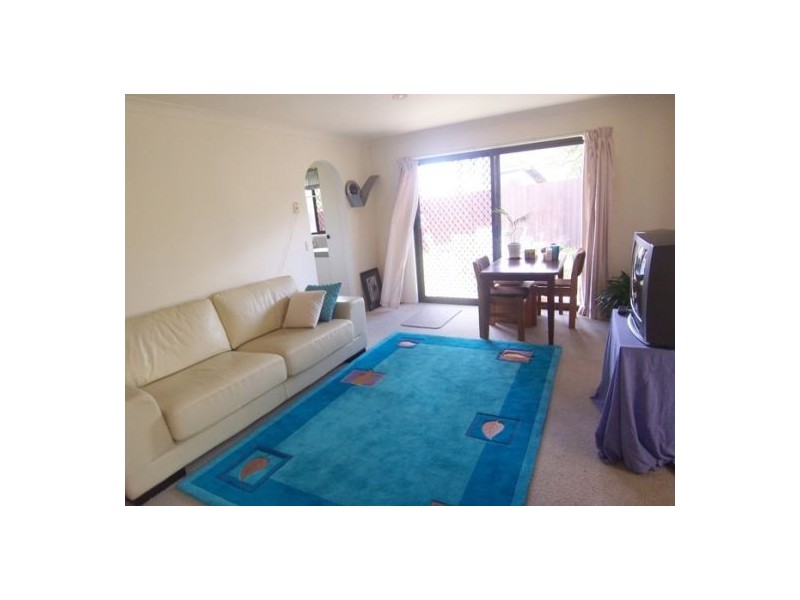 2/17 Shillito Street, Southport QLD 4215