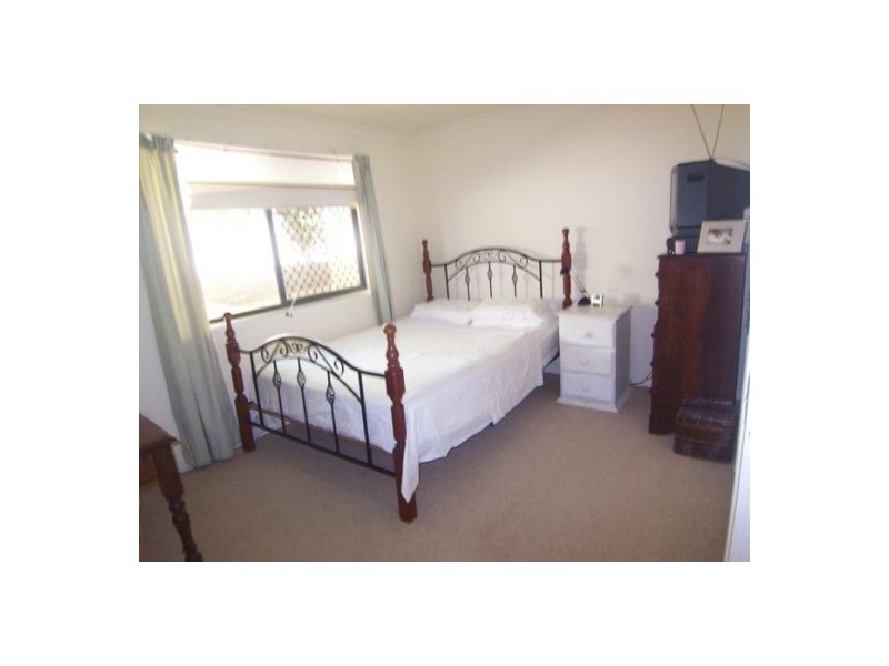 2/17 Shillito Street, Southport QLD 4215